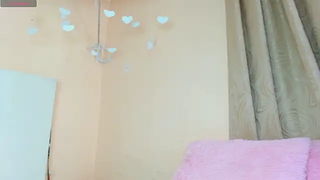 Snapshot of celeste_chic chatting on September 17, 3:57 pm celeste chic online show from September 17, 3:57 pm