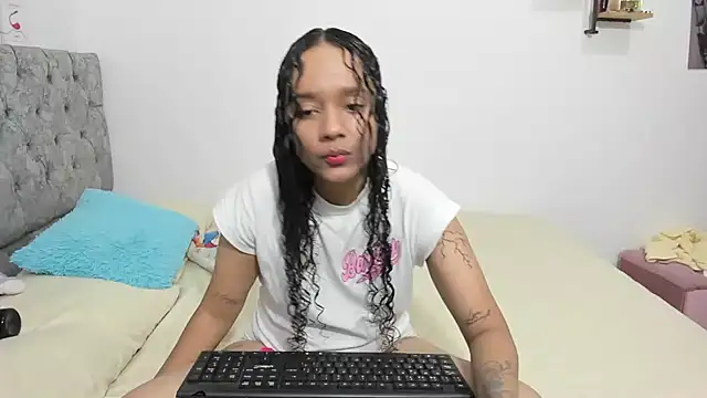 nay and aleja1 online show from December 15, 2:05 am