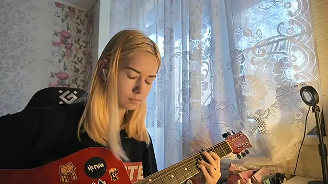 Witching Moon online show from October 22, 7:19 am