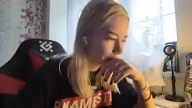 Witching Moon online show from October 23, 7:40 am