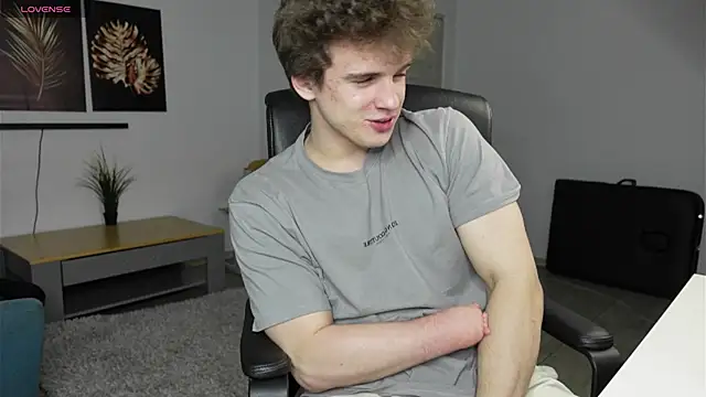 Snapshot of Ricky_Becko chatting on October 2, 7:21 pm Ricky Becko online show from October 2, 7:21 pm