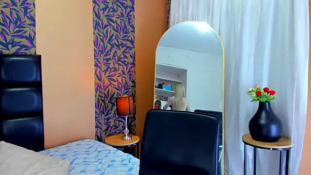 mysterius boy online show from October 27, 8:13 pm