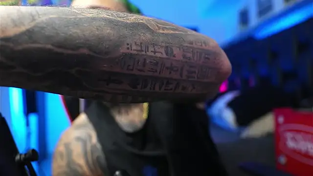 logan hugh8 online show from February 7, 7:34 am