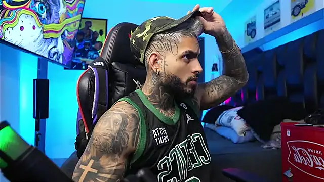 logan hugh8 online show from February 14, 11:18 am