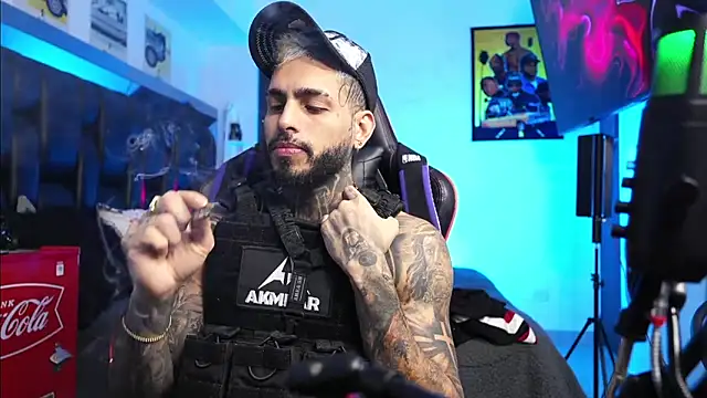 logan hugh8 online show from February 21, 9:38 pm