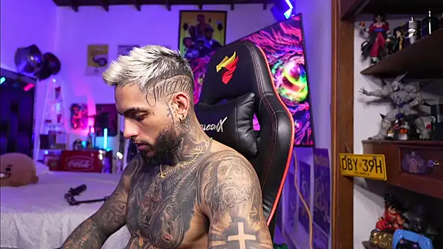 logan hugh8 online show from March 9, 4:44 pm