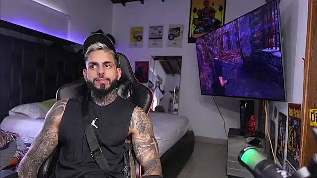 logan hugh8 online show from March 14, 4:01 pm