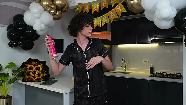 Timmyshy  online show from December 14, 8:35 pm