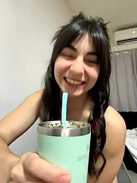 Snapshot of julichikita chatting on October 31, 3:29 am julichikita online show from October 31, 3:29 am