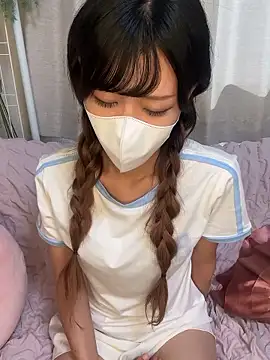 emiiiii1001 online show from September 11, 5:18 am