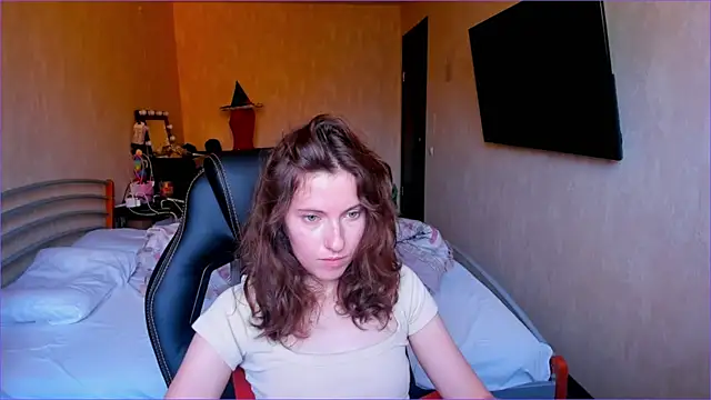 Snapshot of Agata_in_Wonderland chatting on October 9, 8:01 am Agata in Wonderland online show from October 9, 8:01 am