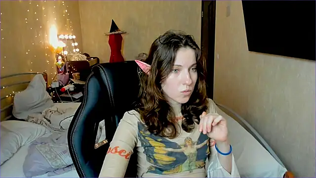 Snapshot of Agata_in_Wonderland chatting on October 12, 7:35 pm Agata in Wonderland online show from October 12, 7:35 pm