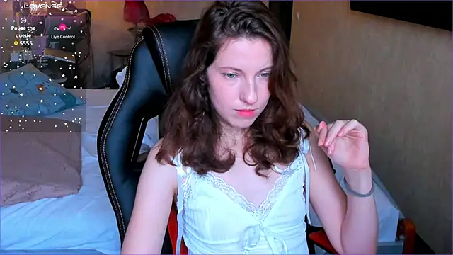 Snapshot of Agata_in_Wonderland chatting on November 6, 11:11 am Agata in Wonderland online show from November 6, 11:11 am