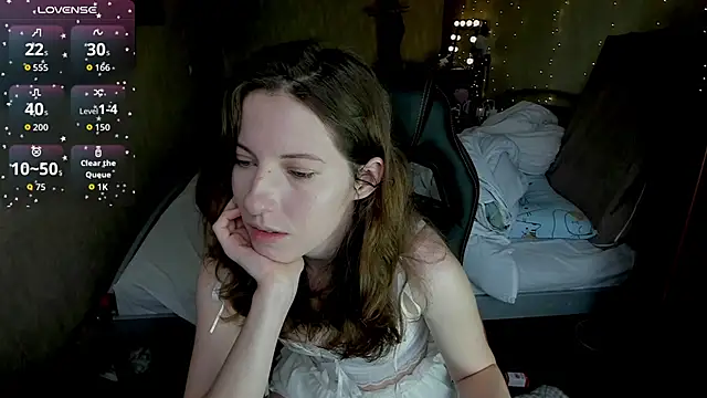 Snapshot of Agata_in_Wonderland chatting on November 13, 10:25 am Agata in Wonderland online show from November 13, 10:25 am