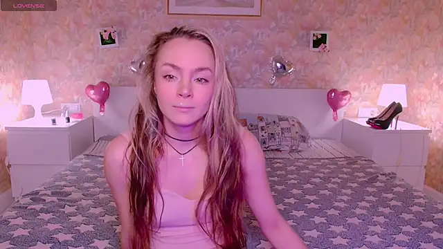 Snapshot of Little_Rockk chatting on June 20, 12:41 pm Little Rockk online show from June 20, 12:41 pm