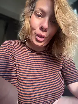 emmasweett11 online show from July 5, 3:56 am