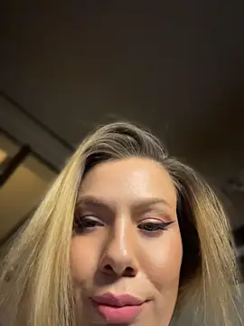 emmasweett11 online show from July 15, 7:52 pm