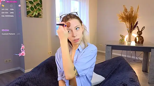 NyxaThorn online show from September 28, 2:44 pm