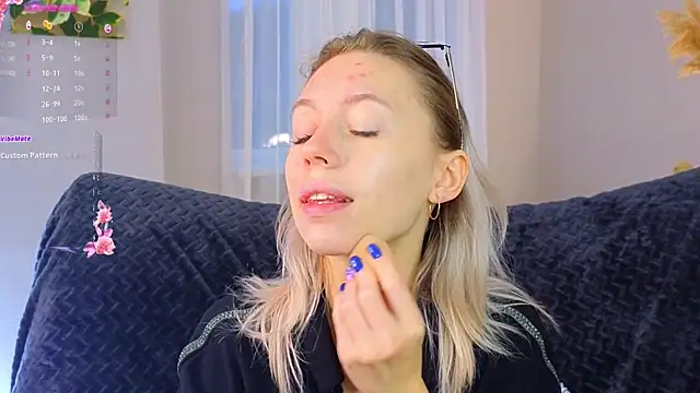 NyxaThorn online show from September 29, 2:33 pm