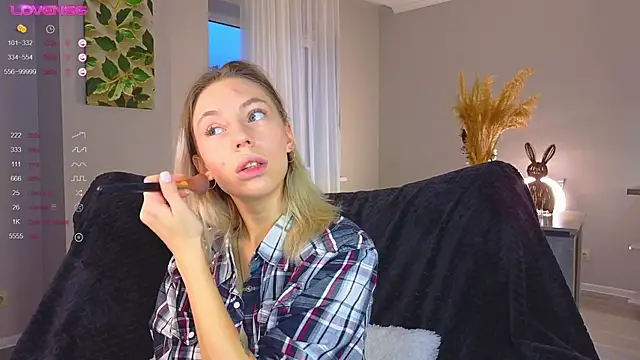 NyxaThorn online show from October 13, 2:39 pm