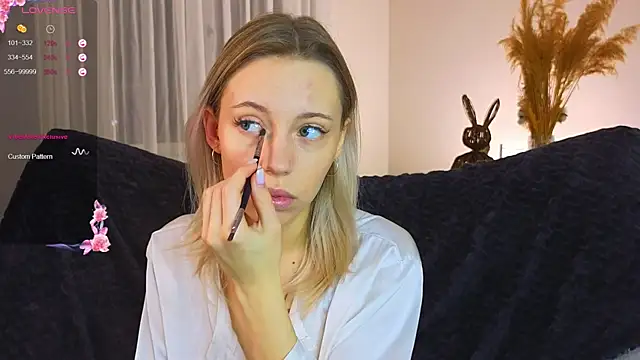 NyxaThorn online show from November 10, 2:38 pm