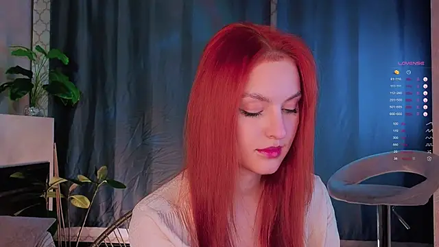 Snapshot of GildedKitten chatting on November 7, 6:30 pm GildedKitten online show from November 7, 6:30 pm