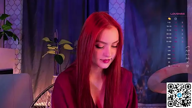 Snapshot of GildedKitten chatting on November 24, 6:18 pm GildedKitten online show from November 24, 6:18 pm