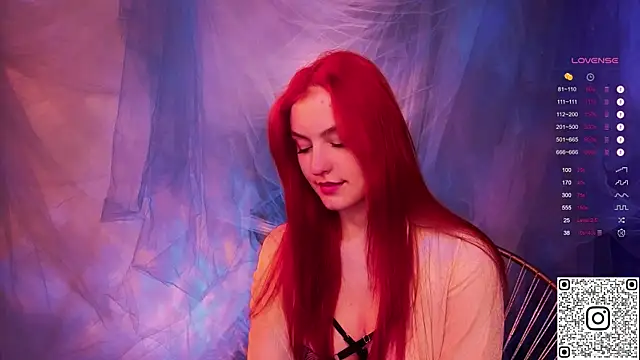 Snapshot of GildedKitten chatting on November 28, 6:10 pm GildedKitten online show from November 28, 6:10 pm