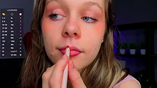 Snapshot of Tender_beauty chatting on June 10, 7:46 pm Tender beauty online show from June 10, 7:46 pm