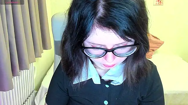 MilisaSweet777 online show from November 28, 8:11 pm