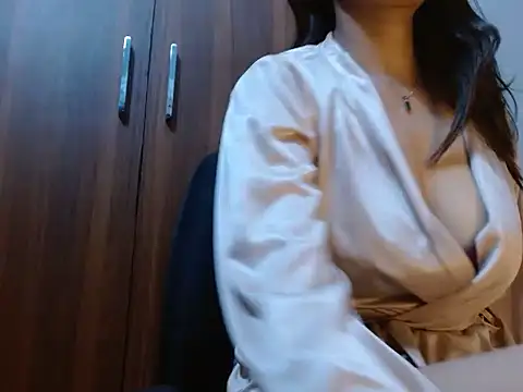 Snapshot of soya_queen chatting on July 30, 4:44 am soya queen online show from July 30, 4:44 am