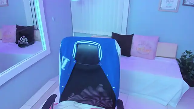 Miku Kita online show from October 3, 1:52 pm