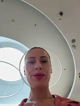  JessyRey  online show from April 27, 12:25 pm