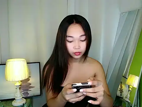 Snapshot of SultryCyraFoxmore chatting on May 25, 3:01 am SultryCyraFoxmore online show from May 25, 3:01 am