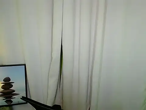 Snapshot of SultryCyraFoxmore chatting on June 23, 3:26 am SultryCyraFoxmore online show from June 23, 3:26 am