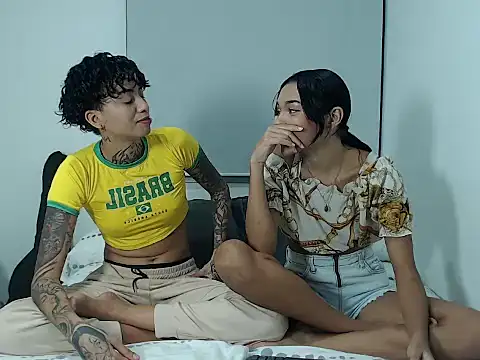 Snapshot of ParisAndVi chatting on September 19, 11:38 pm ParisAndVi online show from September 19, 11:38 pm