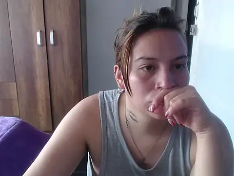 cloequeen15 online show from October 24, 3:41 pm