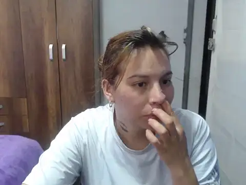 cloequeen15 online show from October 31, 4:52 pm