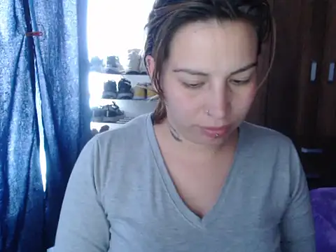 cloequeen15 online show from November 26, 8:21 pm