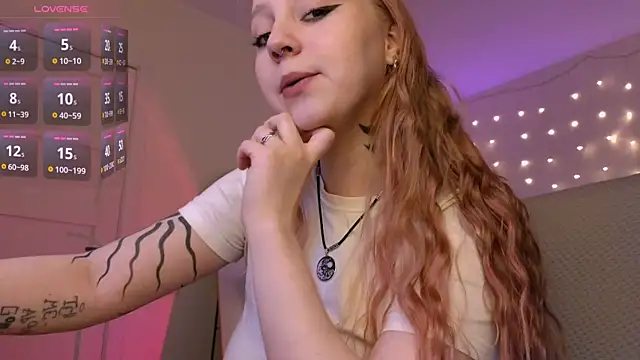Snapshot of RebeccaAster chatting on June 2, 4:53 pm RebeccaAster online show from June 2, 4:53 pm