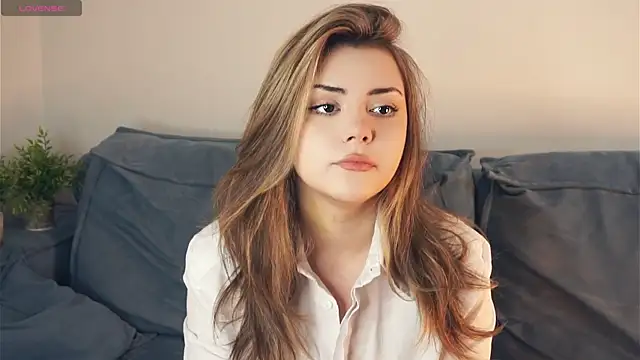 MerlynDinovo online show from December 17, 7:47 am