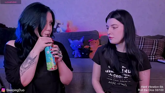 Threesomebabes online show from June 16, 8:33 pm