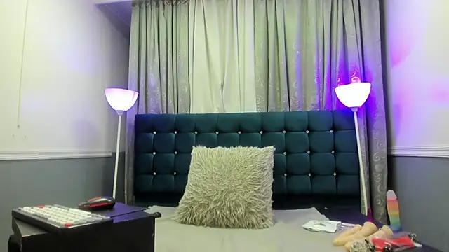 Oriana Jhonson online show from July 15, 12:49 am