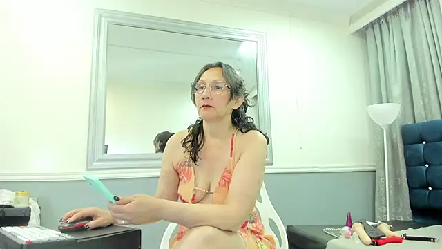 Oriana Jhonson online show from July 30, 11:59 pm