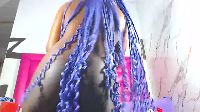 Snapshot of LoloQueen5 chatting on July 21, 8:33 pm LoloQueen5 online show from July 21, 8:33 pm