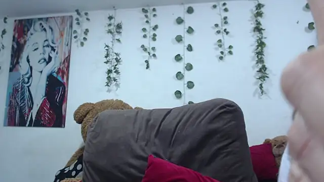 Samanta milf84 online show from January 15, 5:56 am