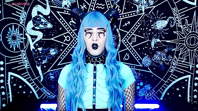 naomi satan online show from October 8, 10:51 pm