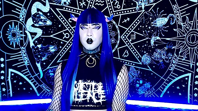 Snapshot of naomi_satan chatting on January 9, 7:26 pm naomi satan online show from January 9, 7:26 pm