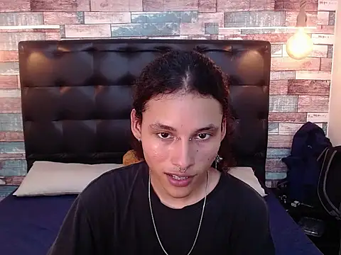 Snapshot of Andrew_Landry chatting on September 11, 6:08 pm Andrew Landry online show from September 11, 6:08 pm