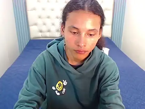 Snapshot of Andrew_Landry chatting on October 20, 6:19 pm Andrew Landry online show from October 20, 6:19 pm